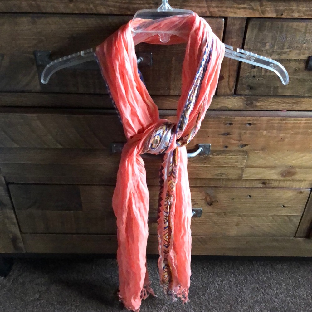 American Eagle scarf